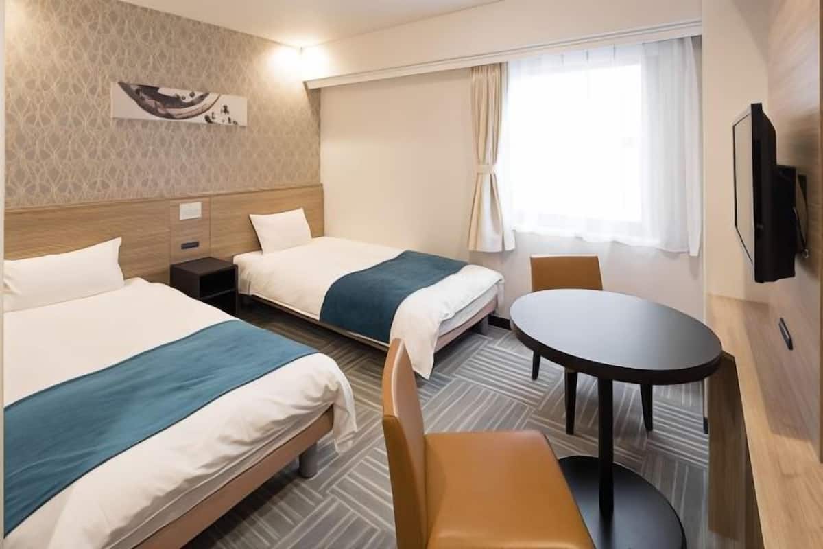 Down duvets, desk, iron/ironing board, free WiFi