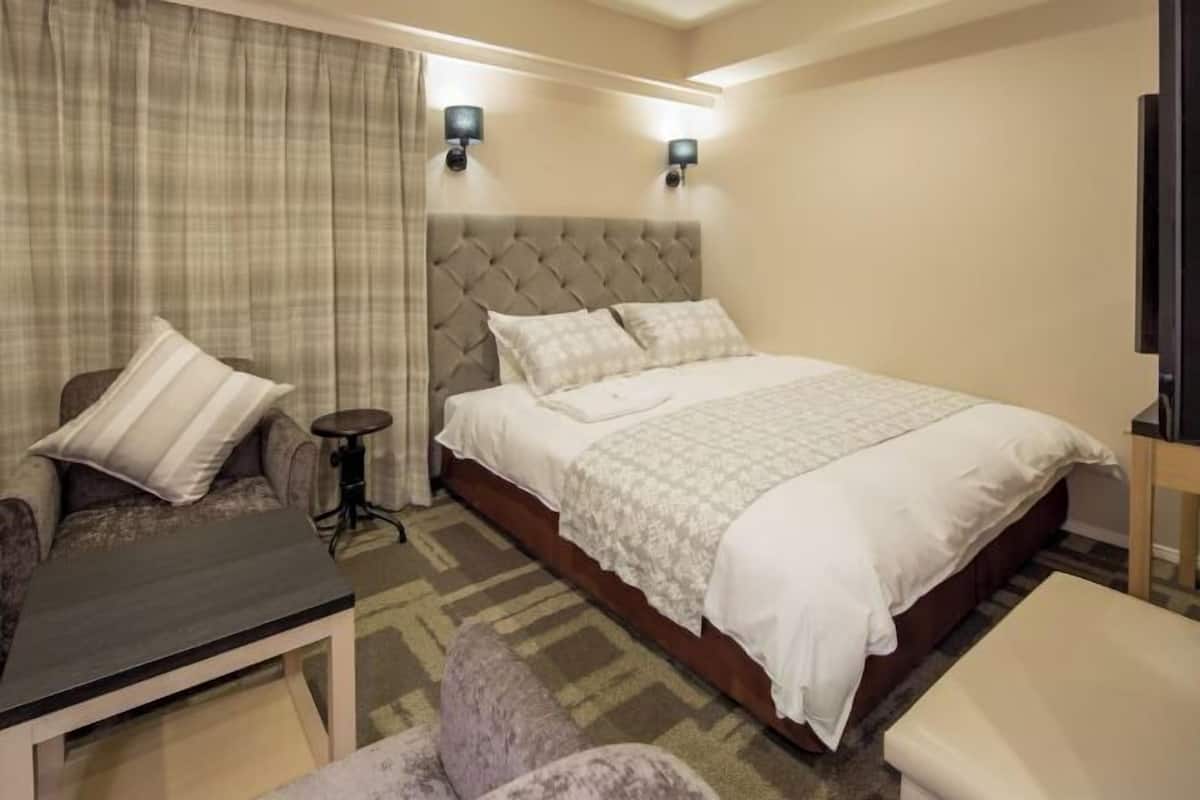 Down duvets, desk, iron/ironing board, free WiFi