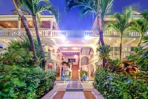 Property entrance - Blue Tang Inn (San Pedro)