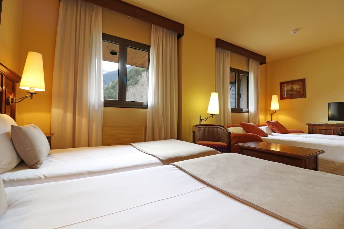 In-room safe, desk, free WiFi, bed sheets