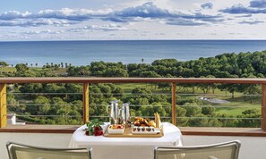 Premium bedding, down duvets, minibar, in-room safe - Eurostars Sitges (Sitges)