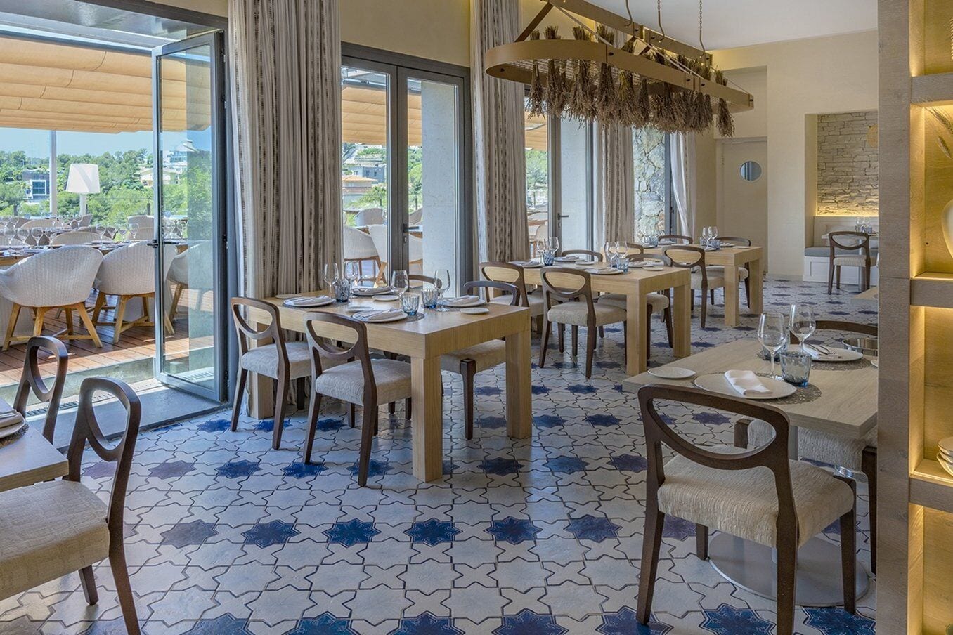 lunch served, pool views