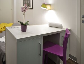 ห้องซิงเกิล | ตู้นิรภัยในห้องพัก, เตารีด/โต๊ะรีดผ้า, Wi-Fi ฟรี, ผ้าปูที่นอน