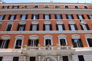 Front of property - Hotel Seiler (Rome)