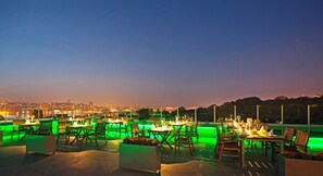 2 Restaurants, Abendessen, türkische Küche