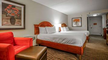 Schreibtisch, Bügeleisen/Bügelbrett, kostenlose Babybetten