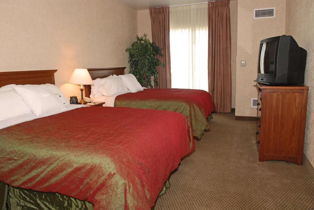 In-room safe, desk, iron/ironing board, free cots/infant beds