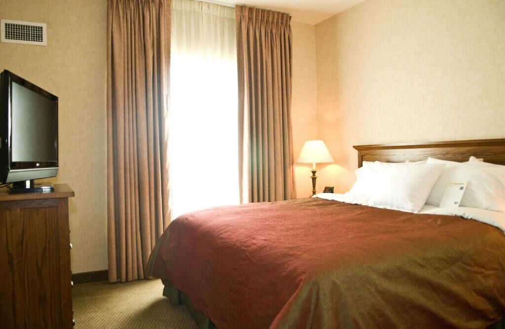 In-room safe, desk, iron/ironing board, free cots/infant beds