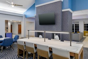 Lobby - Homewood Suites by Hilton® Orlando-UCF Area (Orlando)