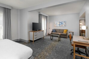 Premium bedding, desk, blackout curtains, iron/ironing board - Homewood Suites by Hilton® Orlando-UCF Area (Orlando)