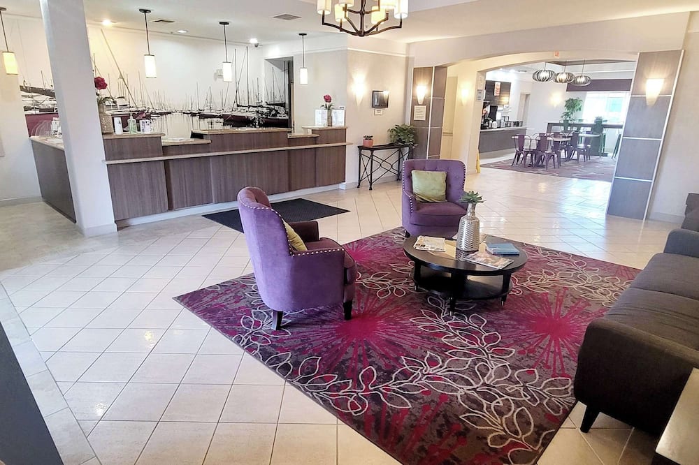 Kemah Edgewater Hotel, SureStay Collection by Best Western