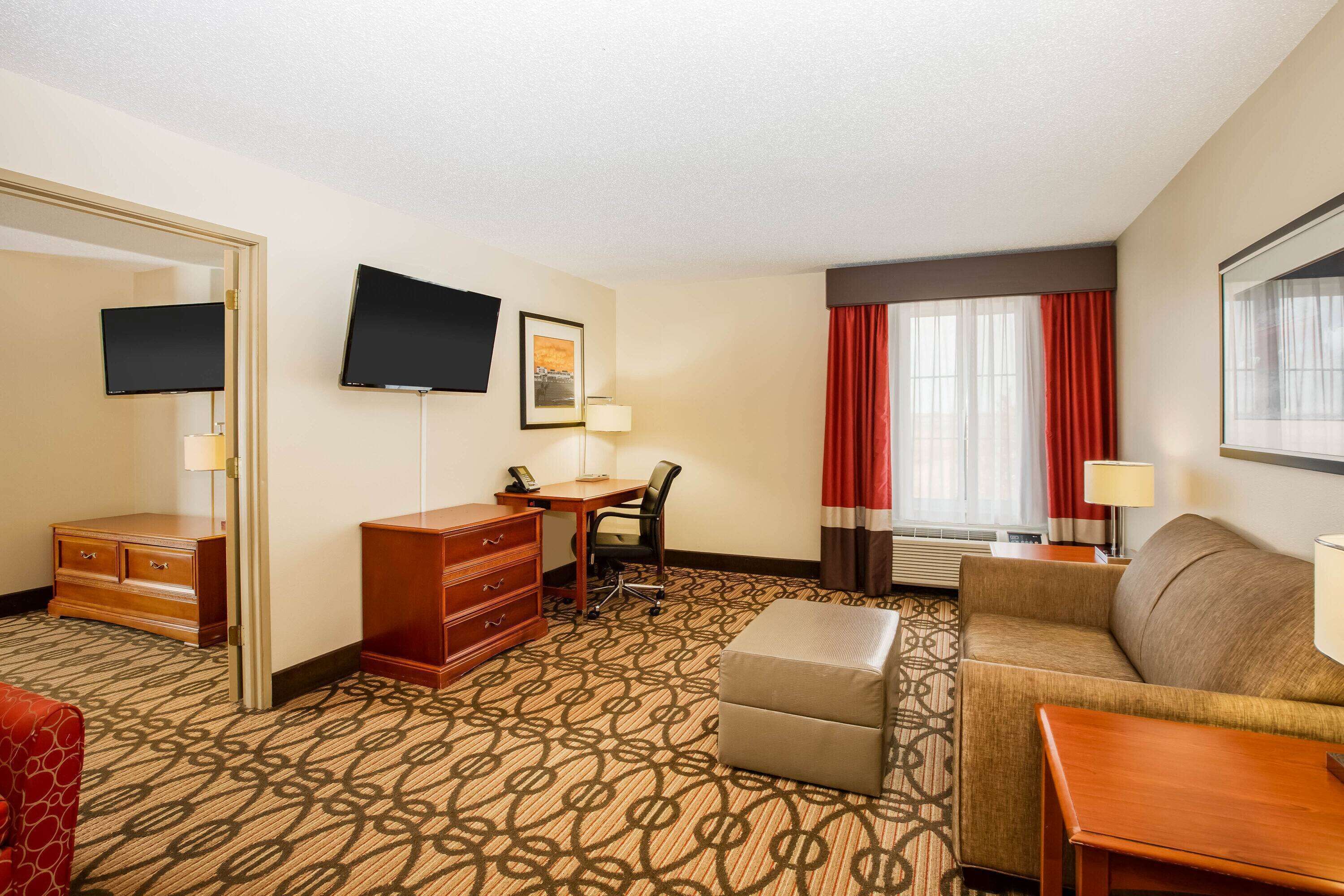 suite, 1 king bed, non smoking | premium bedding, pillow-top beds, desk, laptop workspace