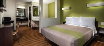 Motel 6 Canoga Park, CA