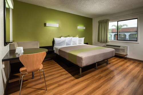 Motel 6 Canoga Park, CA