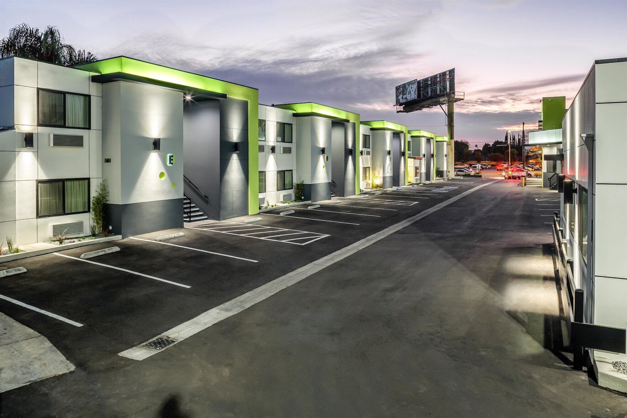 واجهة المنشأة