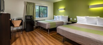 Motel 6 Canoga Park, CA