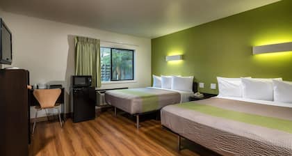 Motel 6 Canoga Park, CA