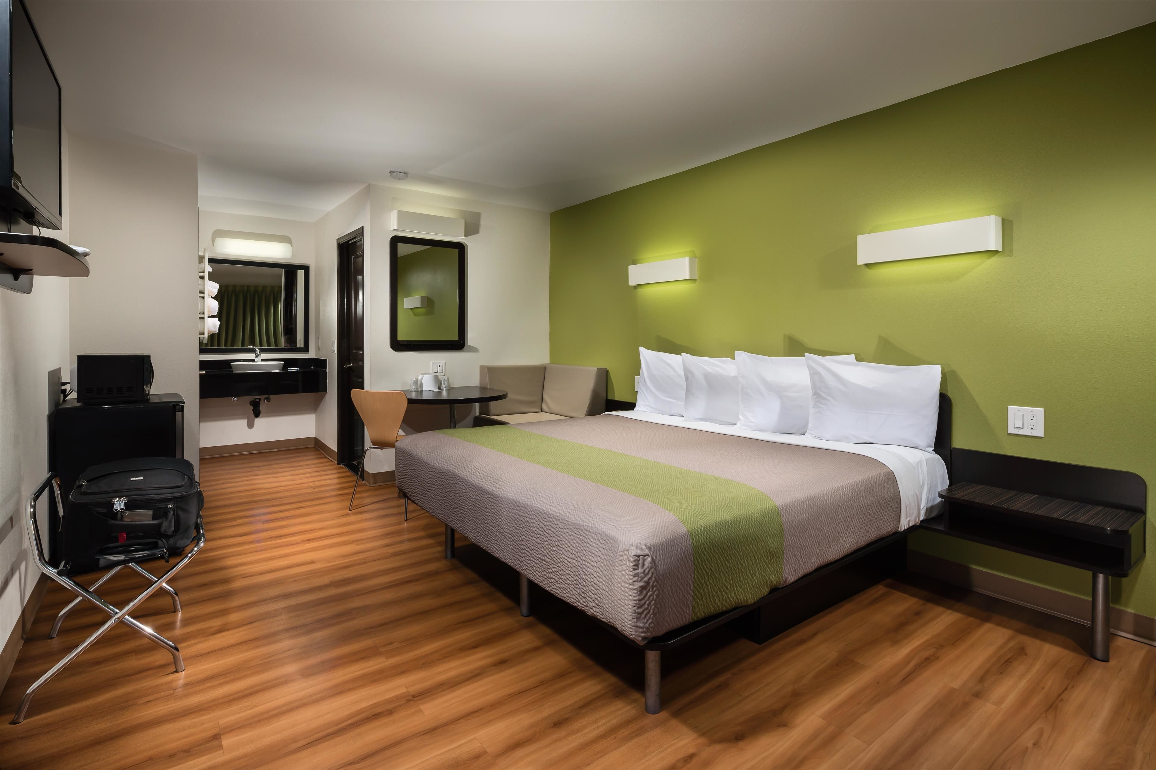 Free WiFi, bed sheets