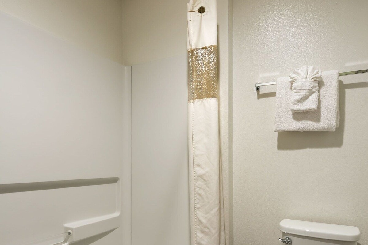 Douche, serviettes fournies