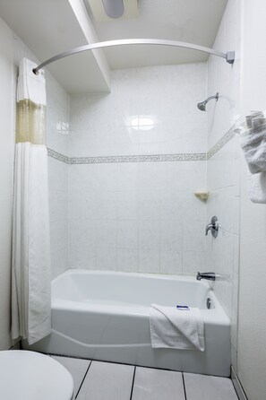 Douche, serviettes fournies