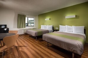 Free WiFi, bed sheets - Motel 6 Canoga Park, CA (Canoga Park)