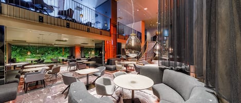 Breakfast and lunch served