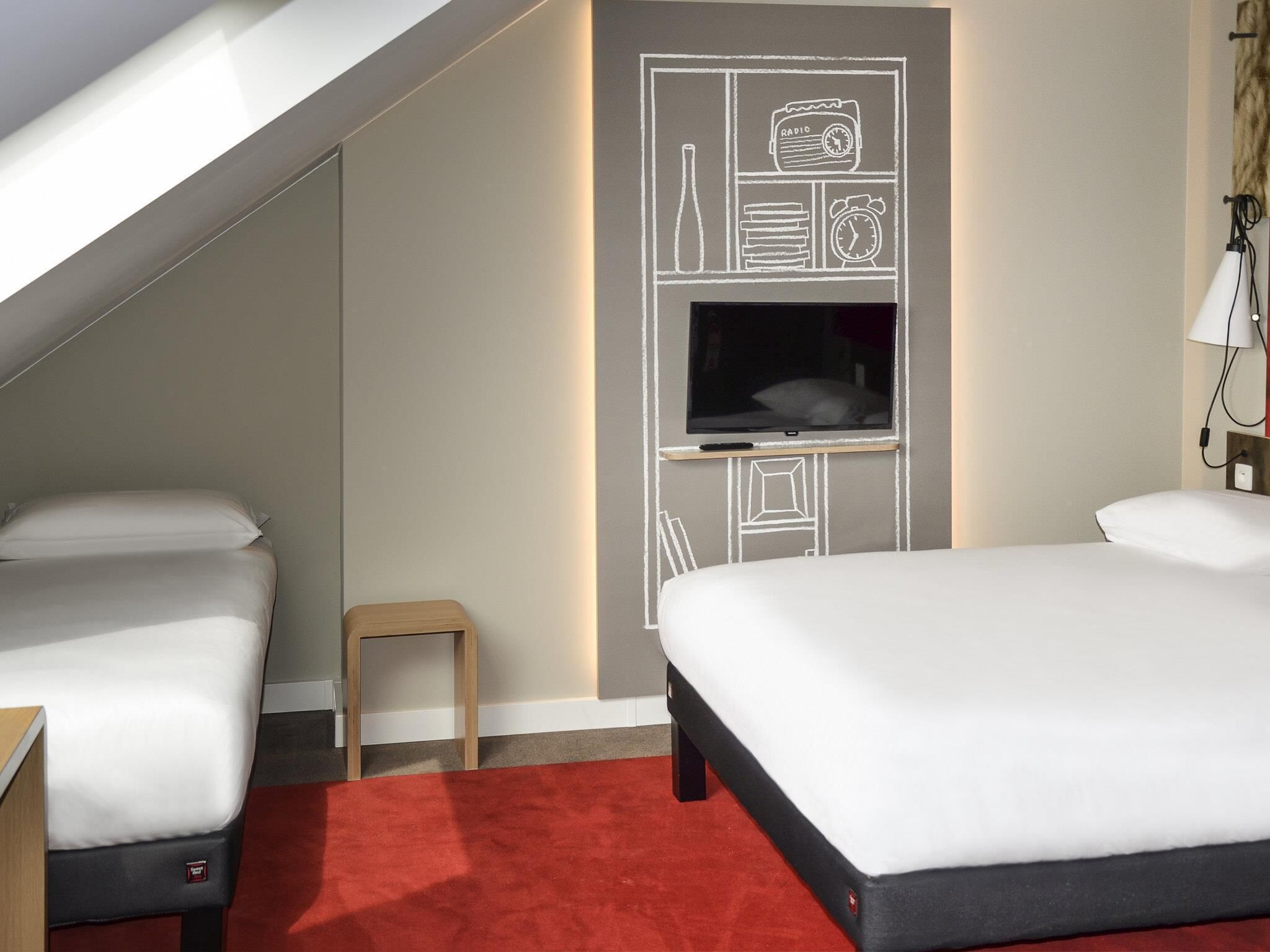 Family Room | In-room safe, desk, soundproofing, iron/ironing board