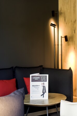 Flat-screen TV - ibis Wavre Brussels East (Wavre)