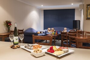 Apartment, 2 Bedrooms | Living area | 32-inch LCD TV with satellite channels, TV, first-run films - Best Western Plus Canberra Central Apartments (Dickson)