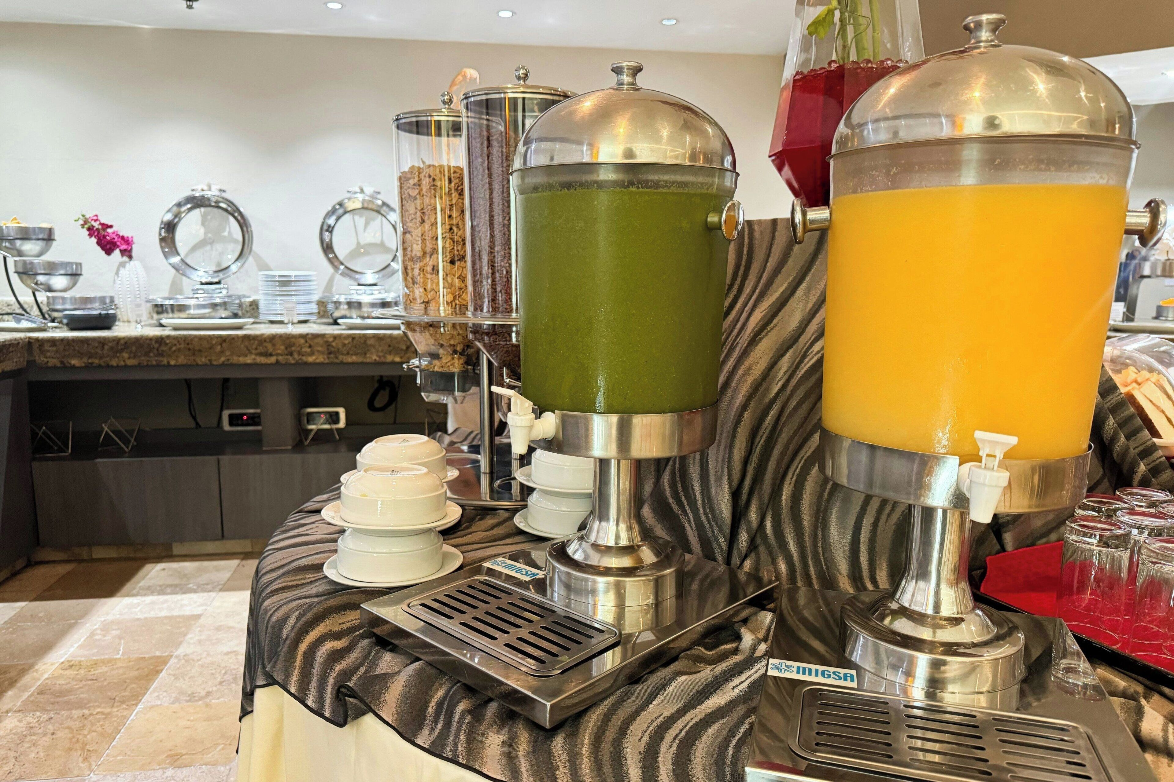 daily buffet breakfast (mxn 389 per person)