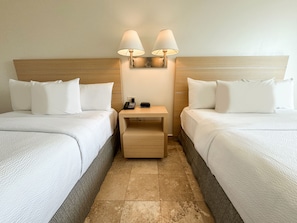 Premium bedding, in-room safe, desk, laptop workspace - Courtyard by Marriott Villahermosa Tabasco (Villahermosa)