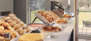 Se sirven almuerzos y cenas, cocina portuguesa