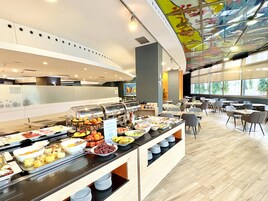 Daily buffet breakfast (EUR 14 per person)