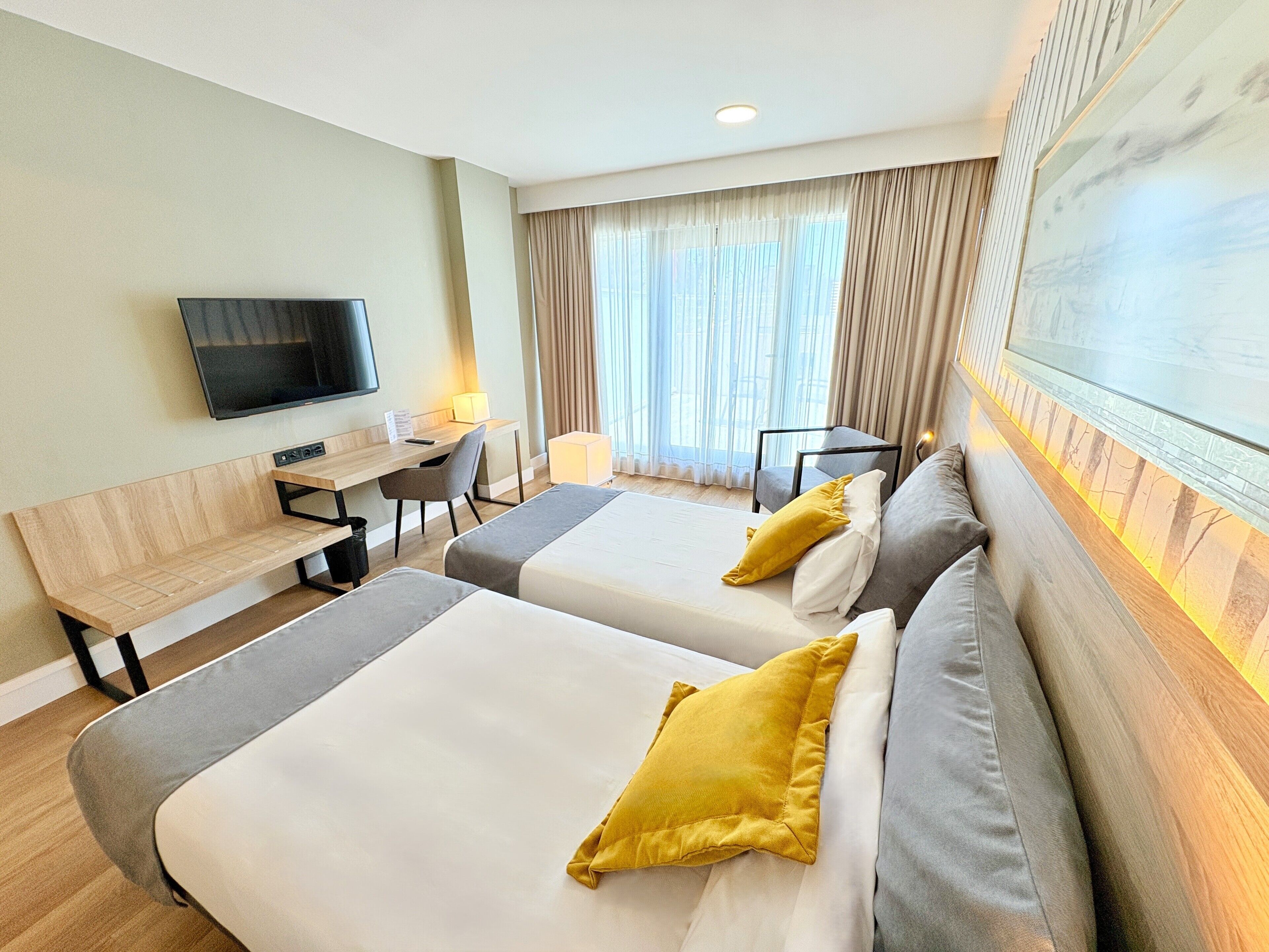 superior room, terrace | down duvets, in-room safe, desk, blackout curtains