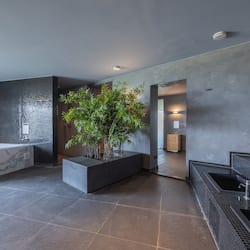 Sauna, tina de hidromasaje, baño de vapor y tratamientos corporales