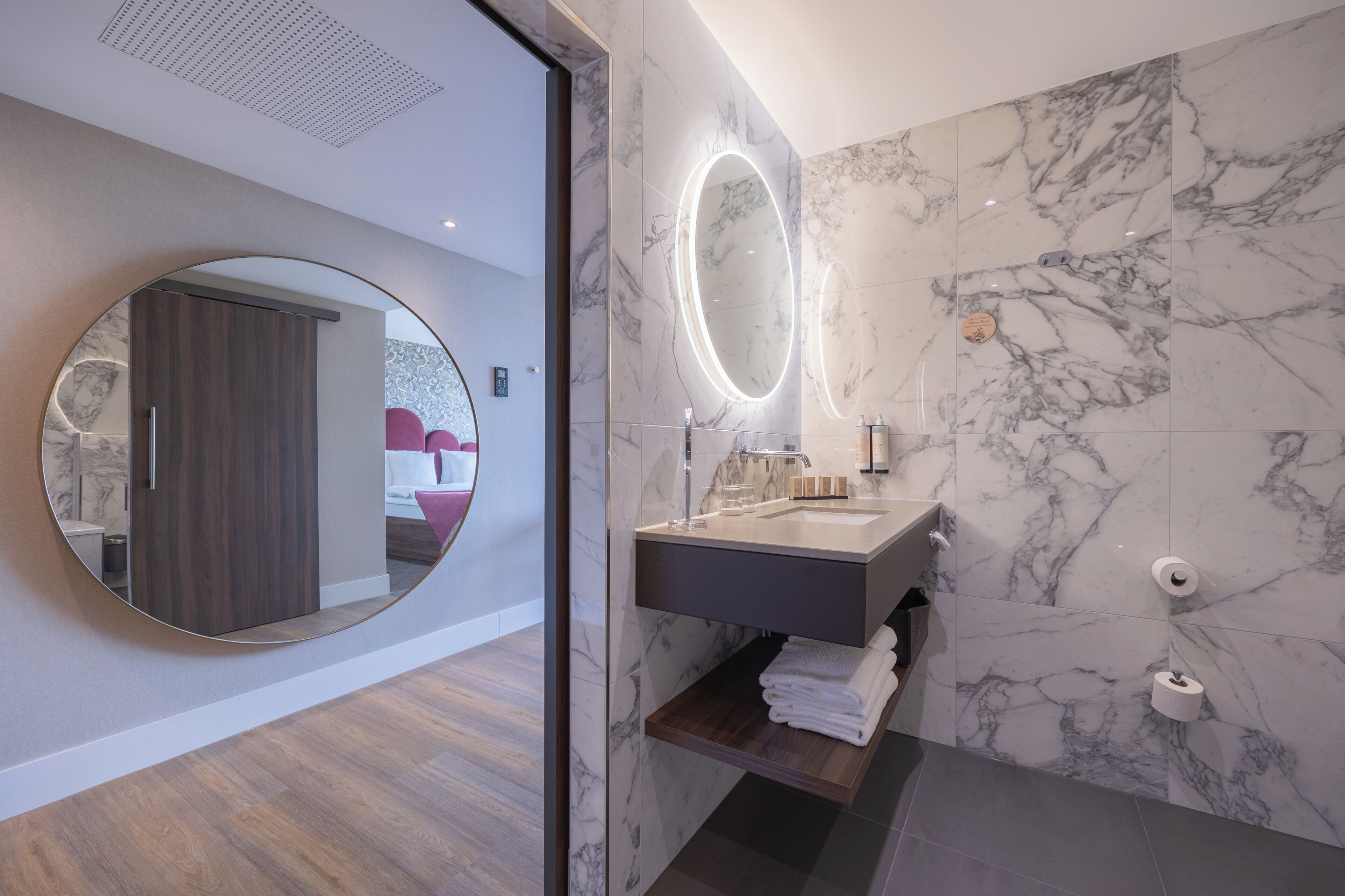 superior double room | minibar, in-room safe, desk, blackout curtains