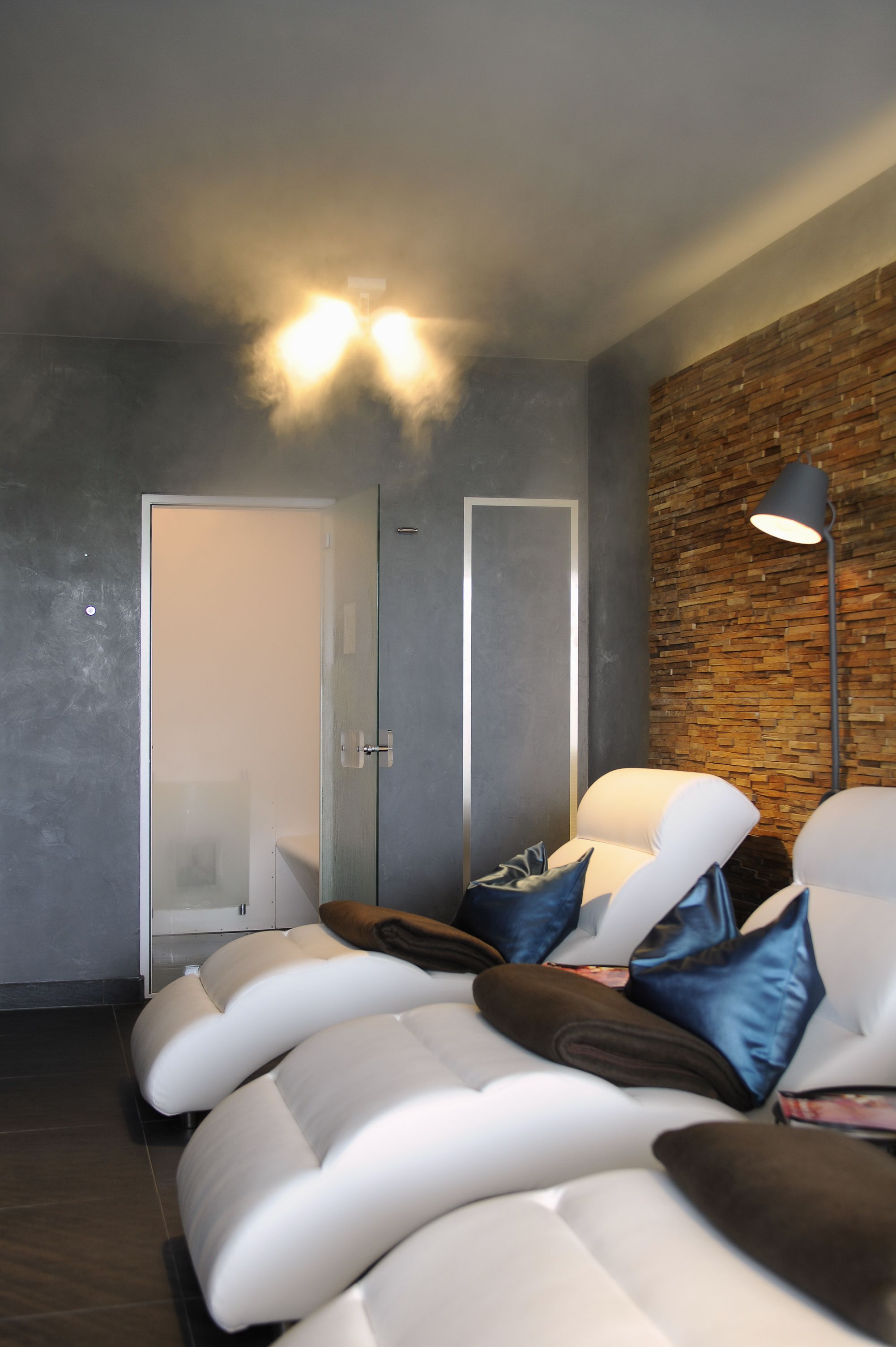 sauna, hot tub, steam room, body treatments, body scrubs, facials