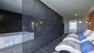 Sauna, bain Ă remous, hammam, soins corporels, gommages corporels