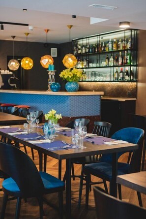 Café da manhã com buffet grátis todos os dias