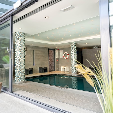 Piscine. Martin's Manoir