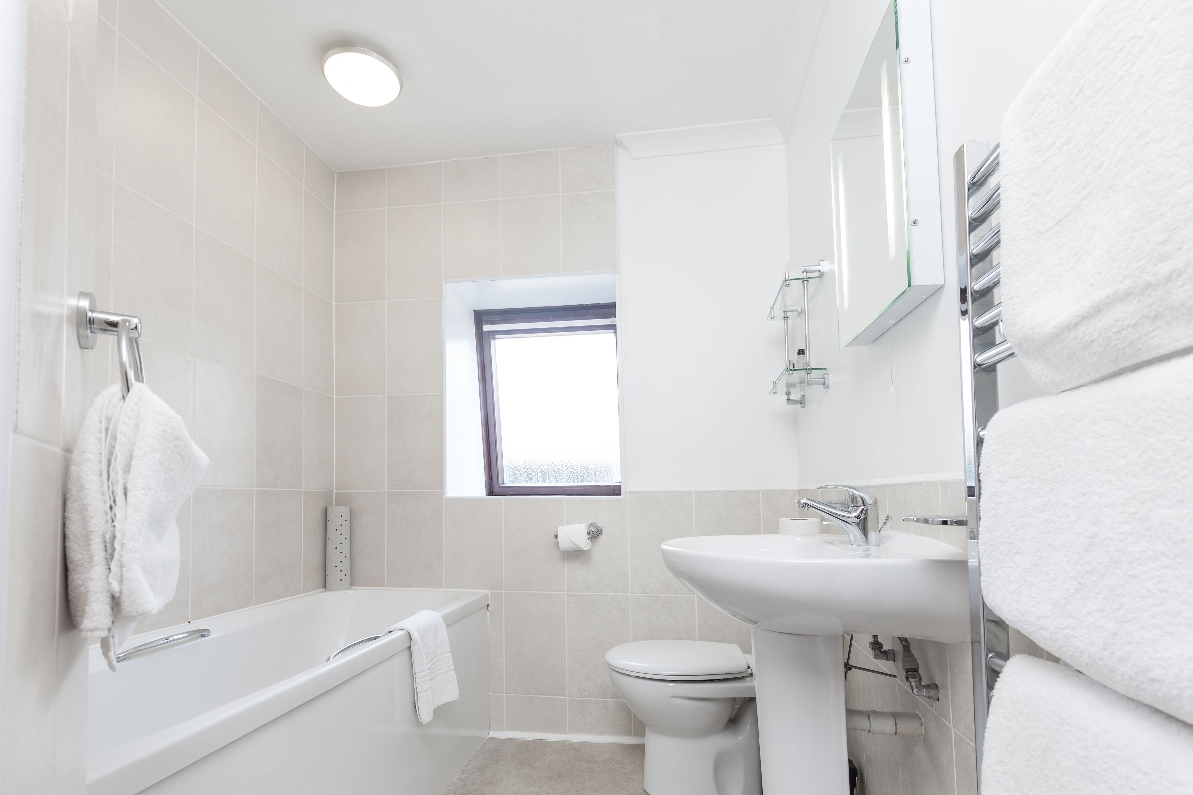 family maisonette | bathroom | hair dryer, towels