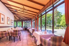 Petit déjeuner anglais (12 GBP par personne)