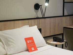 스탠다드룸, 더블침대 1개, 장애인 지원, 금연 | 미니바, 객실 내 금고, 책상, 방음 설비