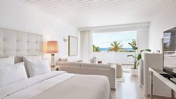 Bungalow, sjøutsikt | Minibar, safe på rommet, blendingsgardiner og strykejern/-brett