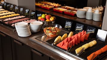 Free daily buffet breakfast