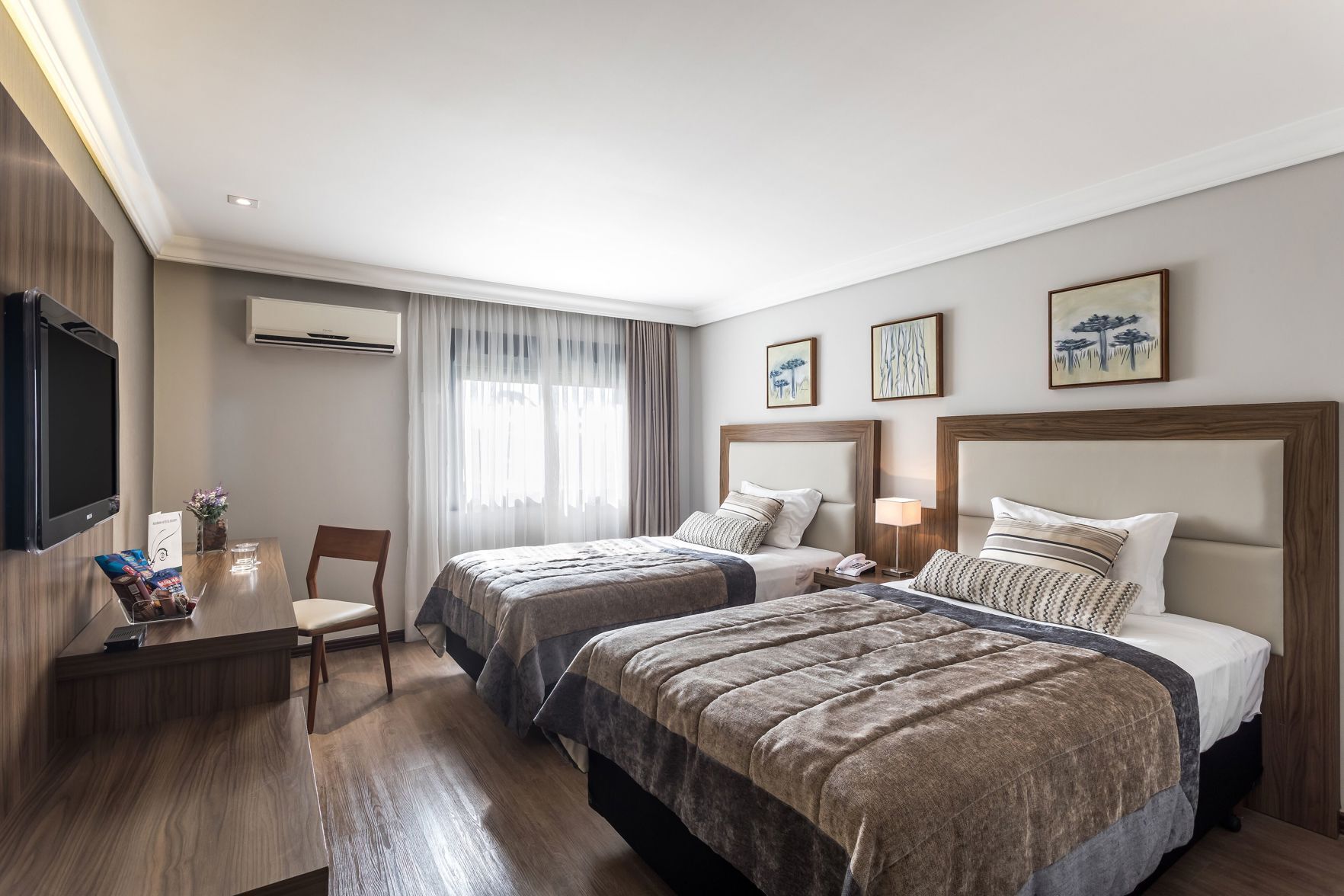 Bar mini, peti besi dalam bilik, kalis bunyi, Wi-fi percuma 