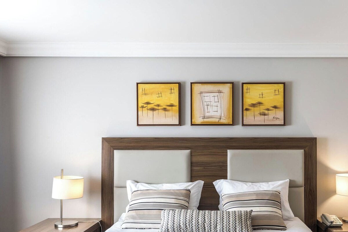 Minibar, in-room safe, soundproofing, free WiFi