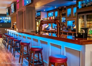 Serves lunch and dinner - Ashbourne Court Hotel (Ashbourne)