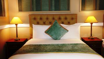 Desk, iron/ironing board, free WiFi, bed sheets