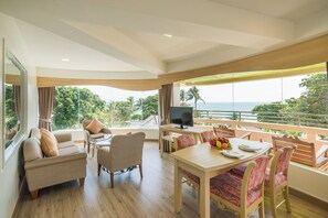 Sunrise Suite | In-room safe, desk, blackout curtains, free WiFi